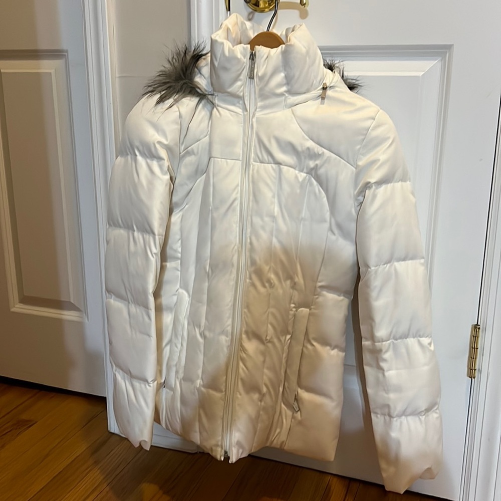 Cute white puffer jacket!